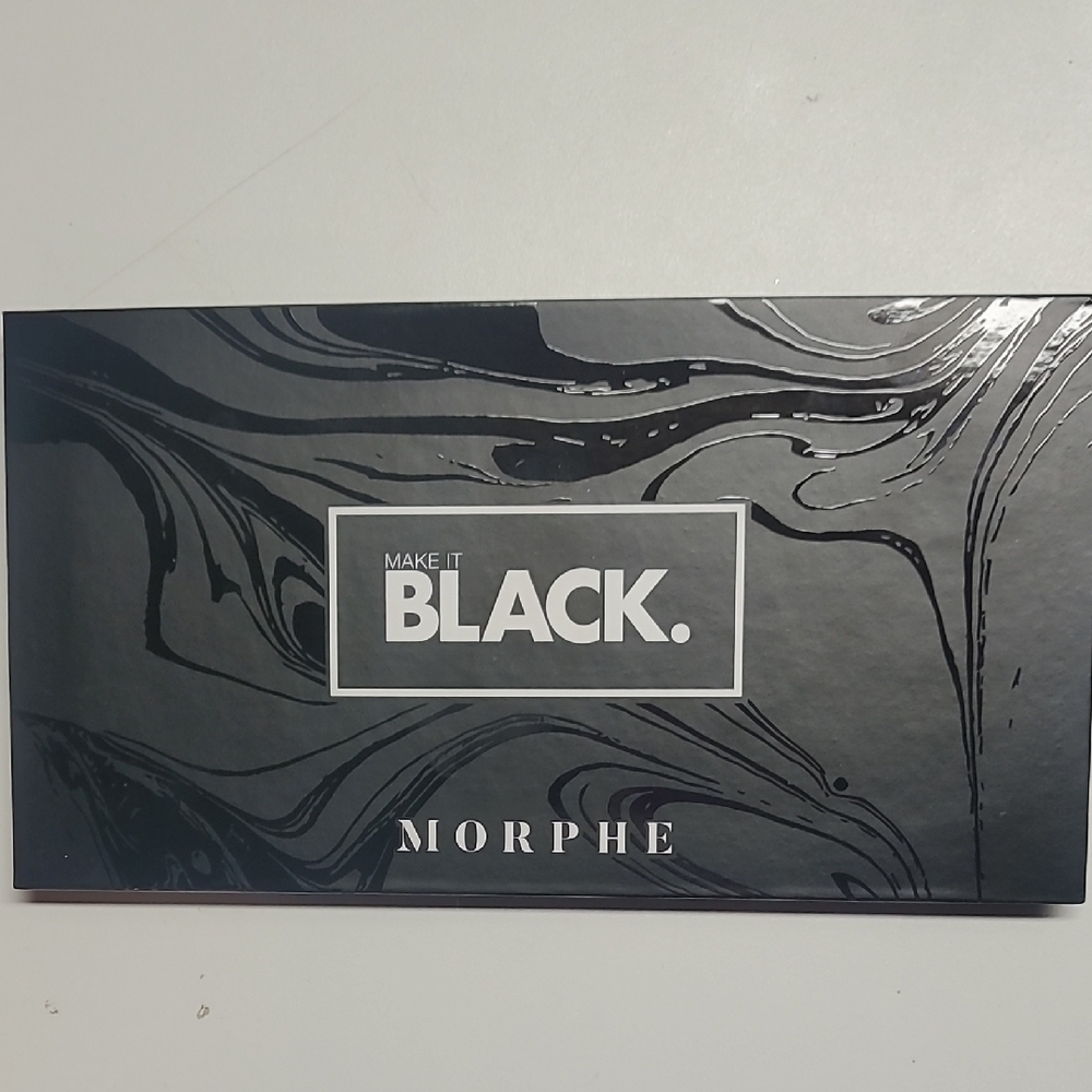 Morphe Make It Black Palette